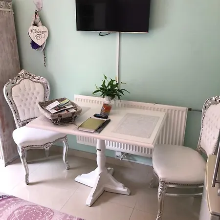 Romantisch Tiny Gardenhouse In Beautiful Garden * زاندفورت