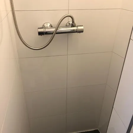 Romantisch Tiny Gardenhouse In Beautiful Garden Chalet